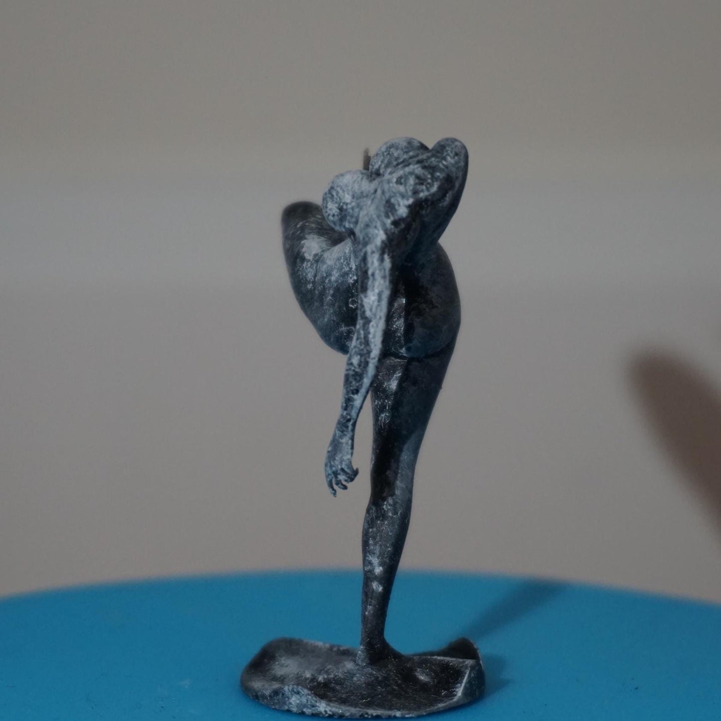 Poise in Motion – The Balancing Muse Statue