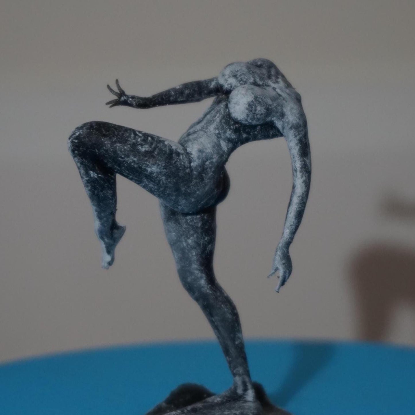 Poise in Motion – The Balancing Muse Statue