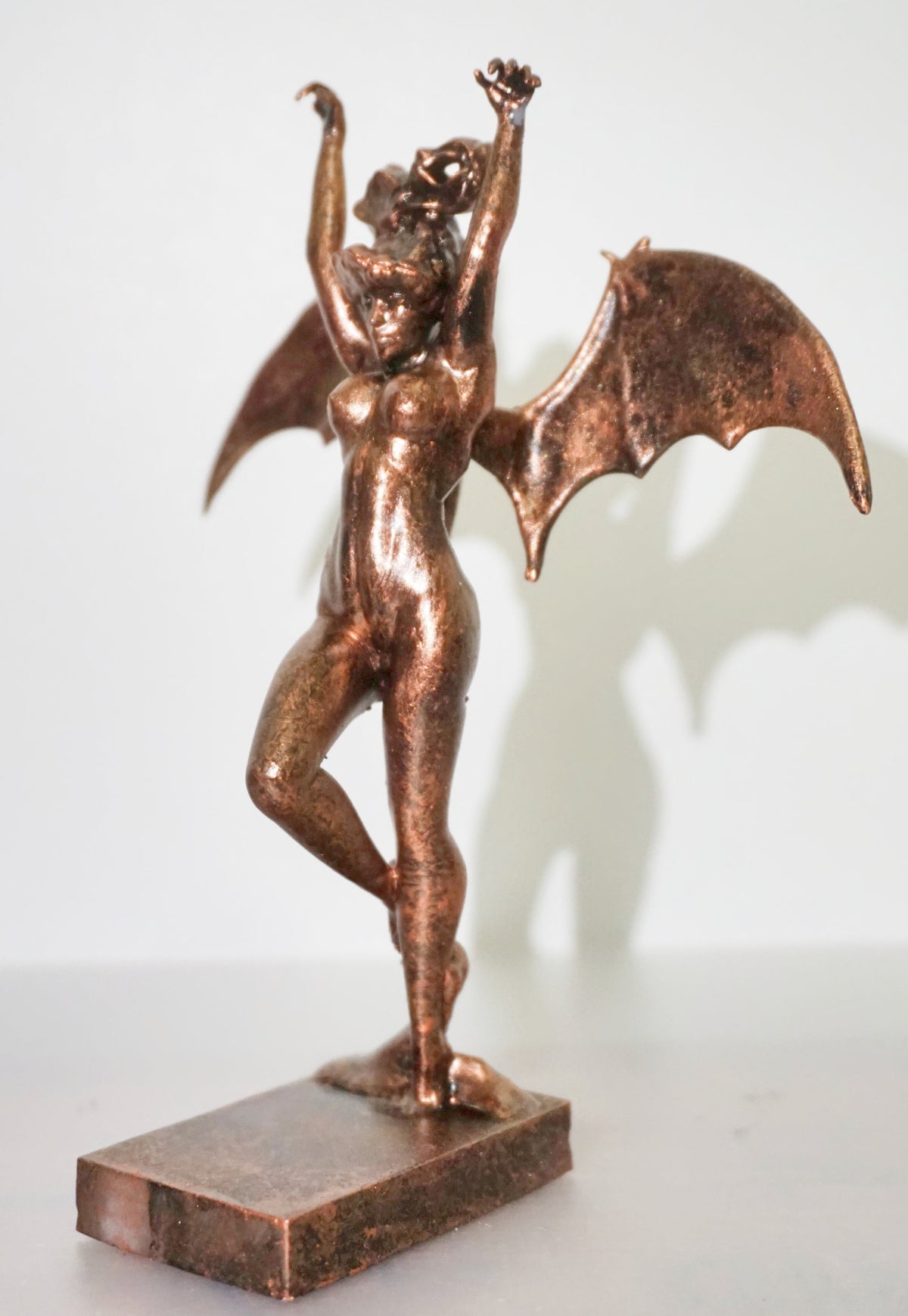 Vampire Woman Statue: Winged Gothic Art Decor, Dark Fantasy Figurine