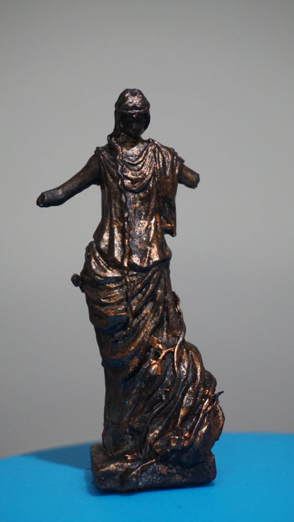 Queen Marika of the Lands Between Statue