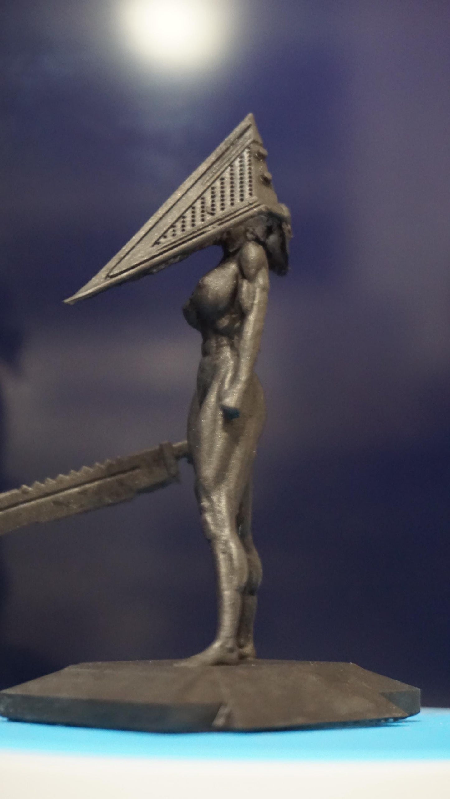 Pyramid Head – Horror Woman Statue