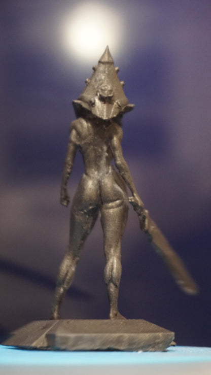 Pyramid Head – Horror Woman Statue