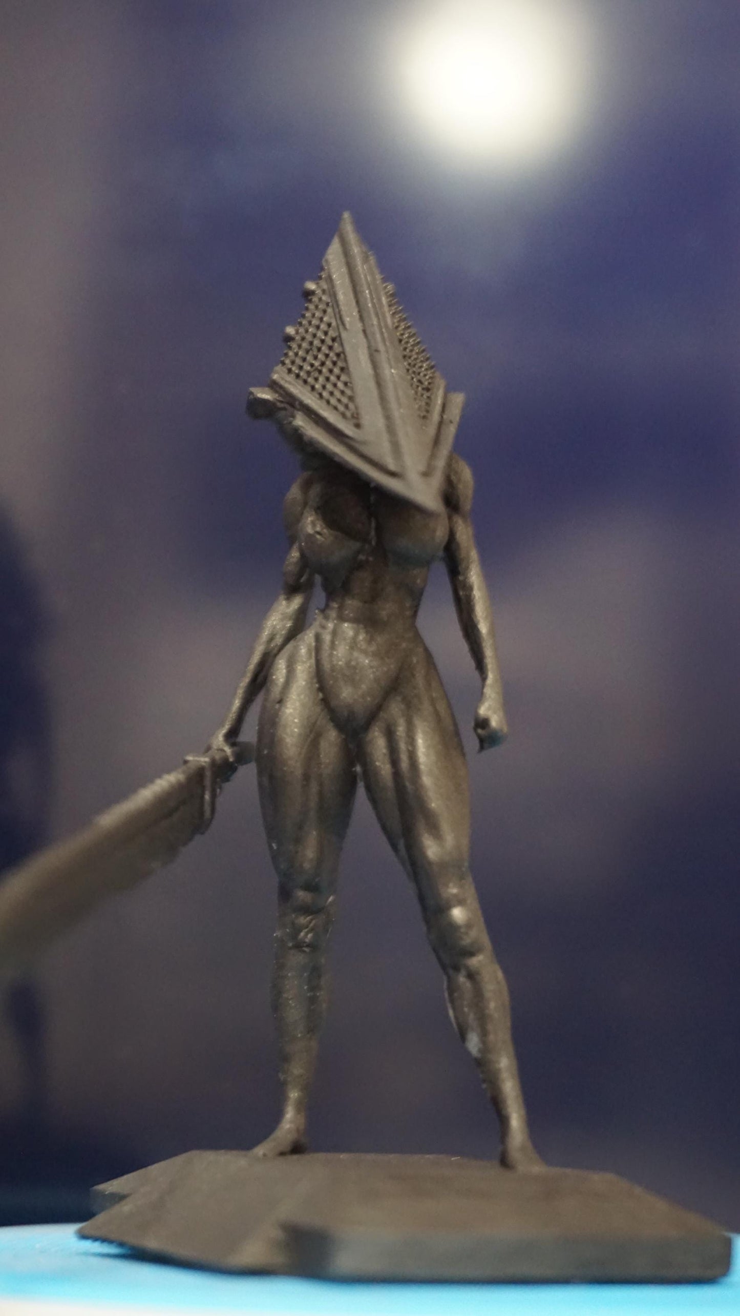 Pyramid Head – Horror Woman Statue
