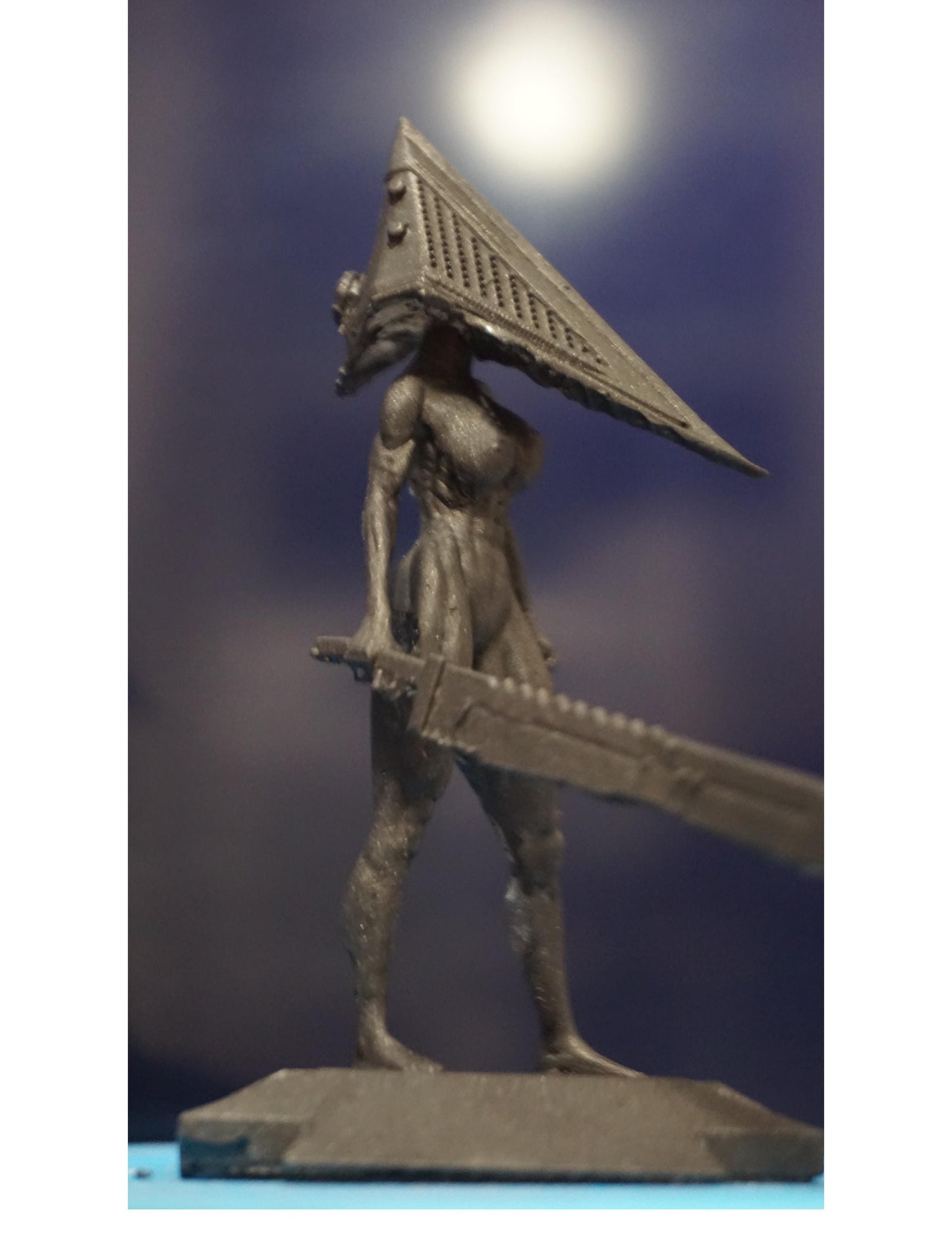 Pyramid Head – Horror Woman Statue