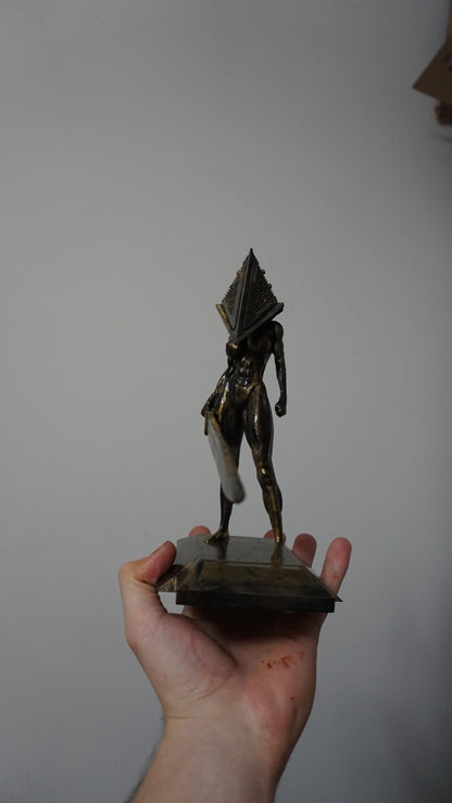 Pyramid Head – Horror Woman Statue